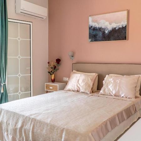 Central Apartments اليكاناس المظهر الخارجي الصورة