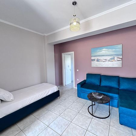 Central Apartments اليكاناس المظهر الخارجي الصورة